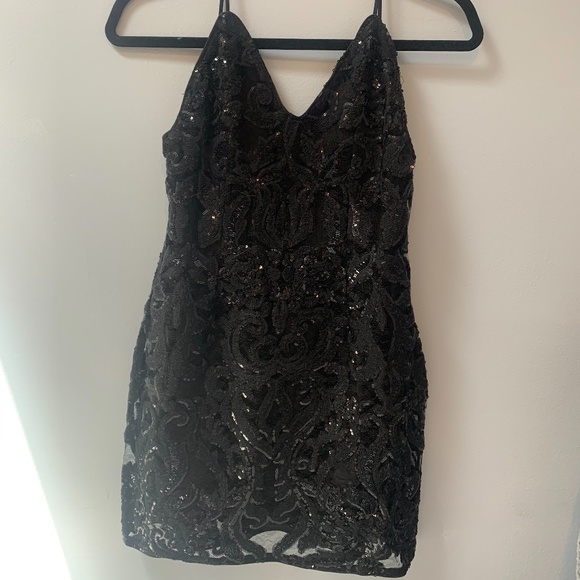 Tobi Dresses & Skirts - TOBI MINI BLACK SEQUINED DRESS